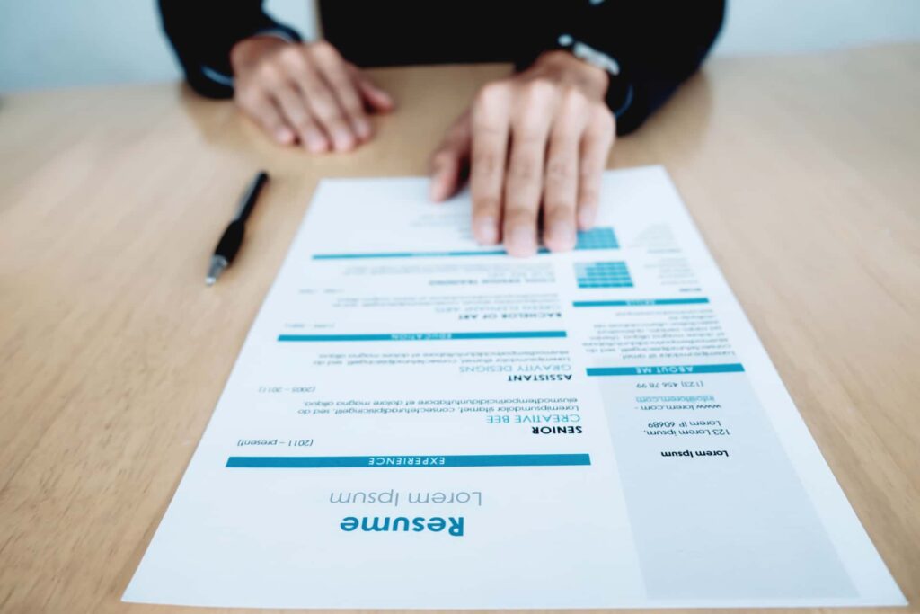 Cómo elaborar un currículum vitae básico
